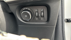 Vauxhall Mokka 100kW Design 50kWh 5dr Auto Electric Hatchback